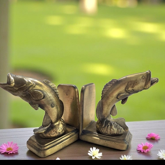 Elegant Brass Fish Bookends - Picture 2 of 6